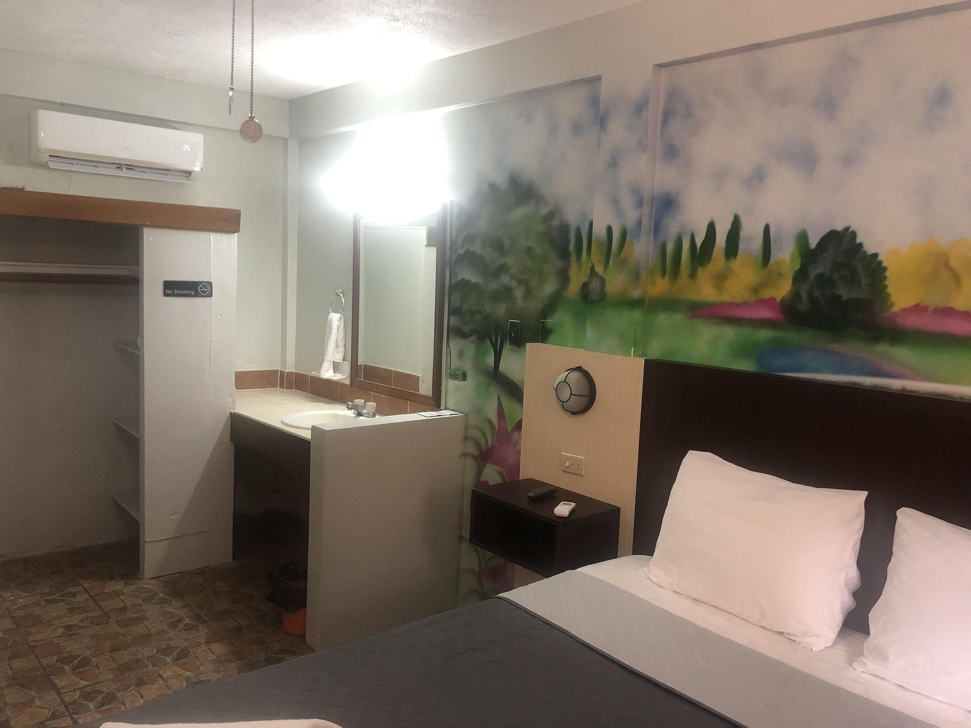 The Bakadeer Inn Белиз Сити Екстериор снимка
